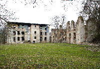 Po prawej ruiny Domu Ulricha, po lewej  Dom Joachima,