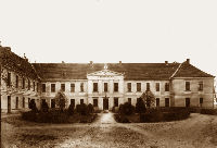 Stirnfassade des Hauptflügels aus dem Jahr 1914